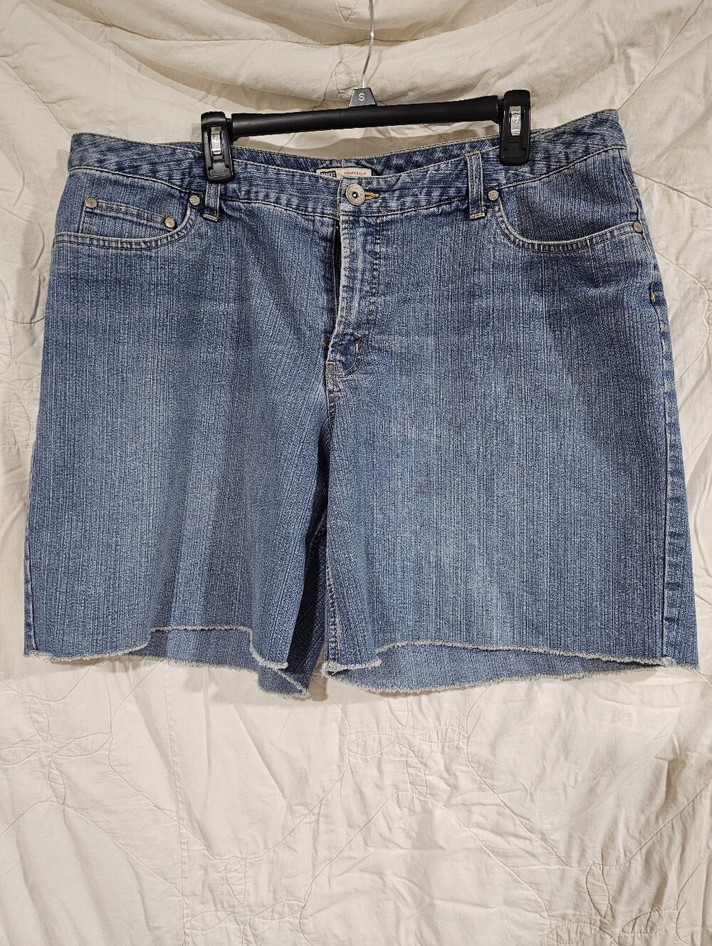 Faded Glory Women's Plus Stretch Denim Shorts in Light Blue 20W